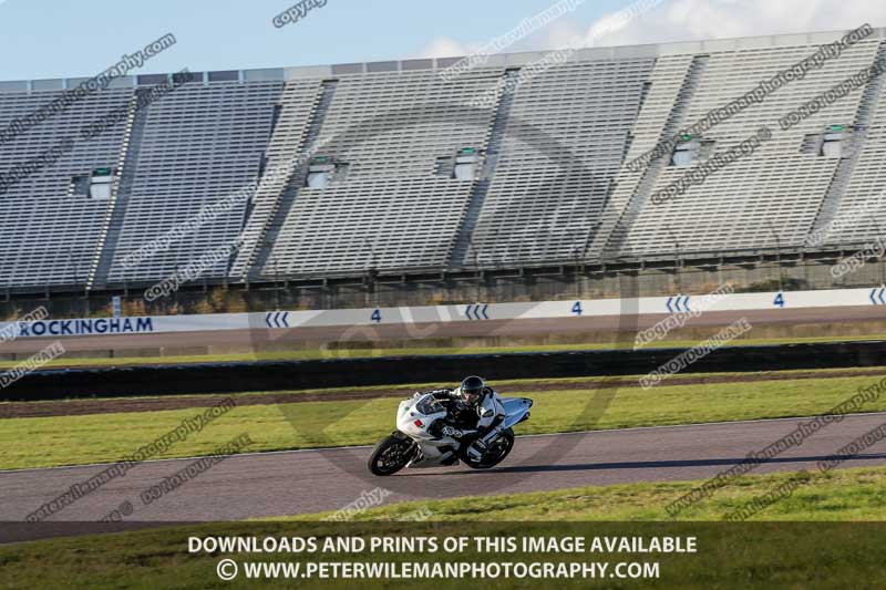 Rockingham no limits trackday;enduro digital images;event digital images;eventdigitalimages;no limits trackdays;peter wileman photography;racing digital images;rockingham raceway northamptonshire;rockingham trackday photographs;trackday digital images;trackday photos