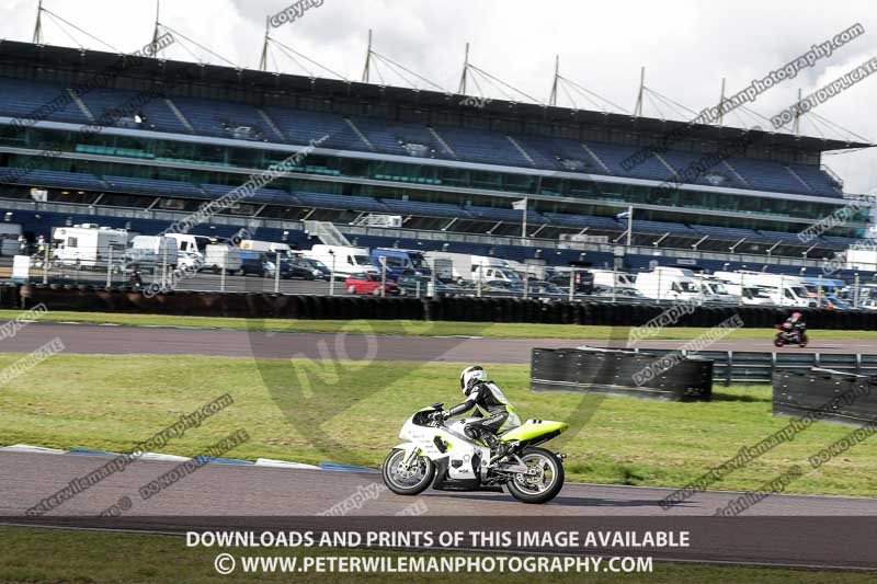 Rockingham no limits trackday;enduro digital images;event digital images;eventdigitalimages;no limits trackdays;peter wileman photography;racing digital images;rockingham raceway northamptonshire;rockingham trackday photographs;trackday digital images;trackday photos