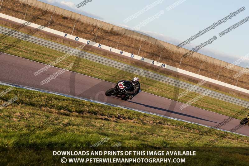 Rockingham no limits trackday;enduro digital images;event digital images;eventdigitalimages;no limits trackdays;peter wileman photography;racing digital images;rockingham raceway northamptonshire;rockingham trackday photographs;trackday digital images;trackday photos