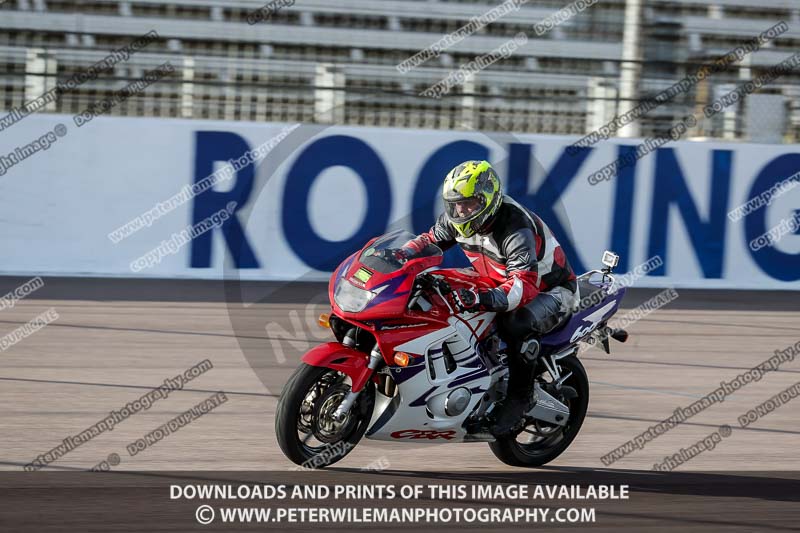 Rockingham no limits trackday;enduro digital images;event digital images;eventdigitalimages;no limits trackdays;peter wileman photography;racing digital images;rockingham raceway northamptonshire;rockingham trackday photographs;trackday digital images;trackday photos