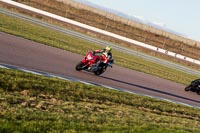 Rockingham-no-limits-trackday;enduro-digital-images;event-digital-images;eventdigitalimages;no-limits-trackdays;peter-wileman-photography;racing-digital-images;rockingham-raceway-northamptonshire;rockingham-trackday-photographs;trackday-digital-images;trackday-photos