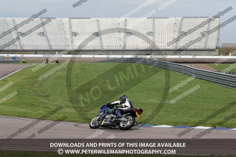 Rockingham no limits trackday;enduro digital images;event digital images;eventdigitalimages;no limits trackdays;peter wileman photography;racing digital images;rockingham raceway northamptonshire;rockingham trackday photographs;trackday digital images;trackday photos