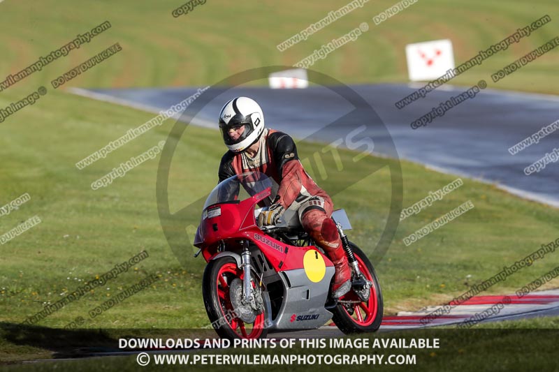 cadwell no limits trackday;cadwell park;cadwell park photographs;cadwell trackday photographs;enduro digital images;event digital images;eventdigitalimages;no limits trackdays;peter wileman photography;racing digital images;trackday digital images;trackday photos