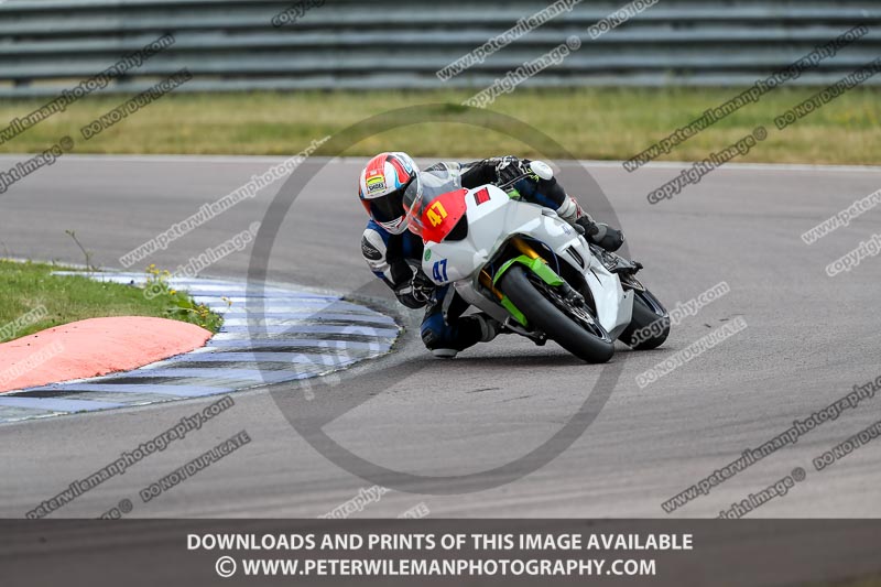 Rockingham no limits trackday;donington no limits trackday;donington park photographs;donington trackday photographs;enduro digital images;event digital images;eventdigitalimages;no limits trackdays;peter wileman photography;racing digital images;rockingham raceway northamptonshire;rockingham trackday photographs;trackday digital images;trackday photos