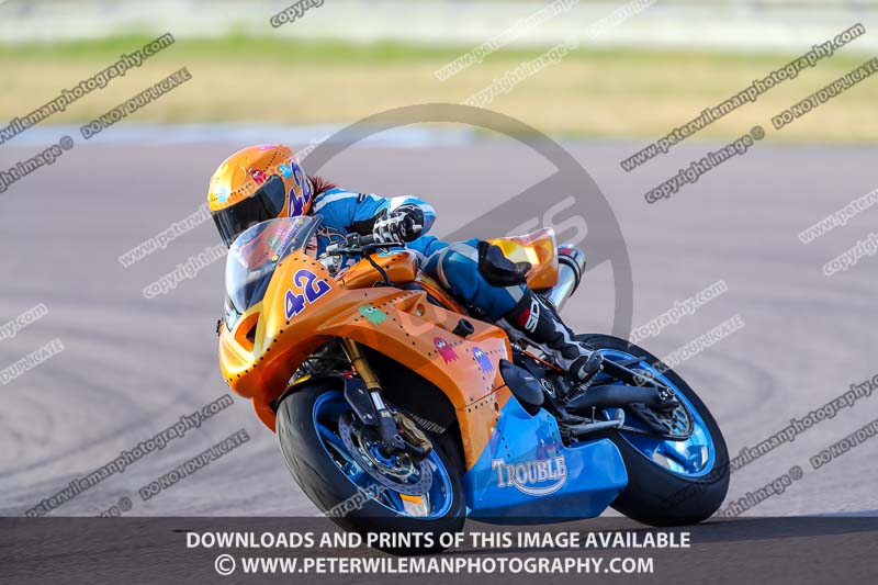 Rockingham no limits trackday;enduro digital images;event digital images;eventdigitalimages;no limits trackdays;peter wileman photography;racing digital images;rockingham raceway northamptonshire;rockingham trackday photographs;trackday digital images;trackday photos