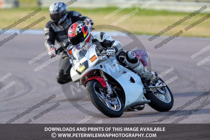 Rockingham no limits trackday;enduro digital images;event digital images;eventdigitalimages;no limits trackdays;peter wileman photography;racing digital images;rockingham raceway northamptonshire;rockingham trackday photographs;trackday digital images;trackday photos