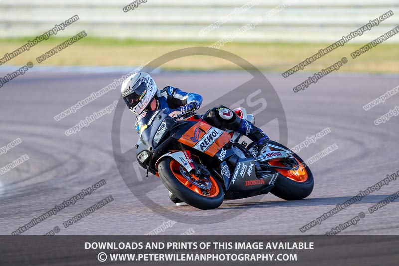 Rockingham no limits trackday;enduro digital images;event digital images;eventdigitalimages;no limits trackdays;peter wileman photography;racing digital images;rockingham raceway northamptonshire;rockingham trackday photographs;trackday digital images;trackday photos