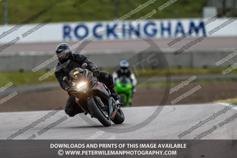 Rockingham no limits trackday;enduro digital images;event digital images;eventdigitalimages;no limits trackdays;peter wileman photography;racing digital images;rockingham raceway northamptonshire;rockingham trackday photographs;trackday digital images;trackday photos