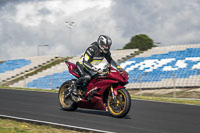 march-2017;motorbikes;no-limits;peter-wileman-photography;portimao;portugal;trackday-digital-images