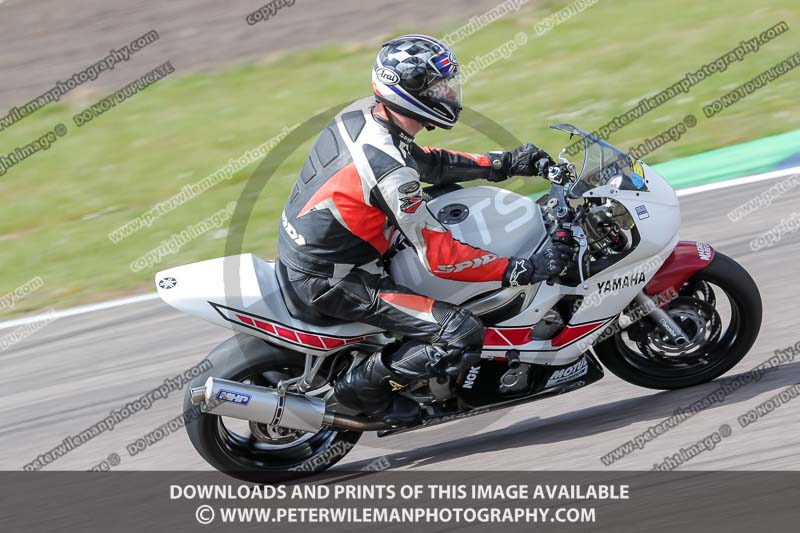 Rockingham no limits trackday;enduro digital images;event digital images;eventdigitalimages;no limits trackdays;peter wileman photography;racing digital images;rockingham raceway northamptonshire;rockingham trackday photographs;trackday digital images;trackday photos