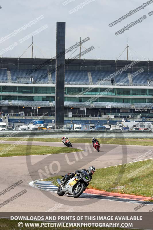 Rockingham no limits trackday;enduro digital images;event digital images;eventdigitalimages;no limits trackdays;peter wileman photography;racing digital images;rockingham raceway northamptonshire;rockingham trackday photographs;trackday digital images;trackday photos