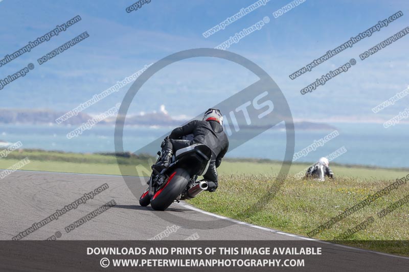 anglesey no limits trackday;anglesey photographs;anglesey trackday photographs;enduro digital images;event digital images;eventdigitalimages;no limits trackdays;peter wileman photography;racing digital images;trac mon;trackday digital images;trackday photos;ty croes