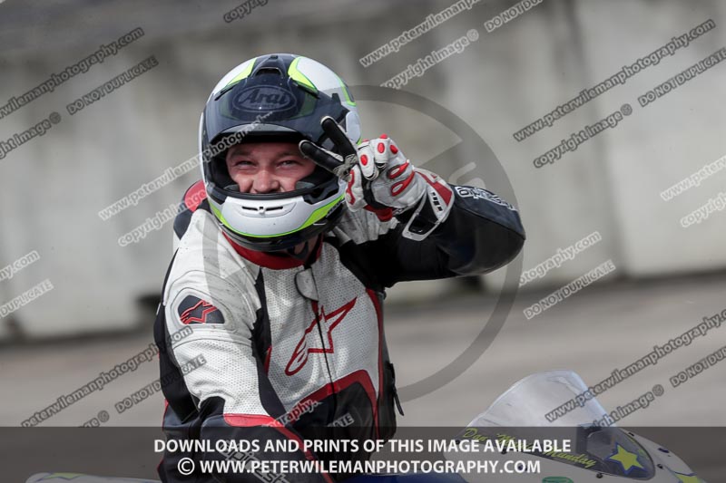 Rockingham no limits trackday;enduro digital images;event digital images;eventdigitalimages;no limits trackdays;peter wileman photography;racing digital images;rockingham raceway northamptonshire;rockingham trackday photographs;trackday digital images;trackday photos