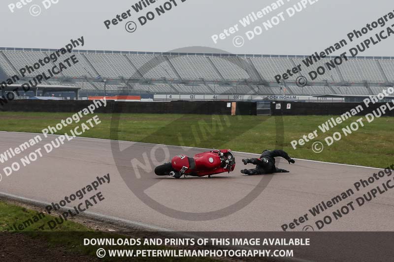 Rockingham no limits trackday;enduro digital images;event digital images;eventdigitalimages;no limits trackdays;peter wileman photography;racing digital images;rockingham raceway northamptonshire;rockingham trackday photographs;trackday digital images;trackday photos