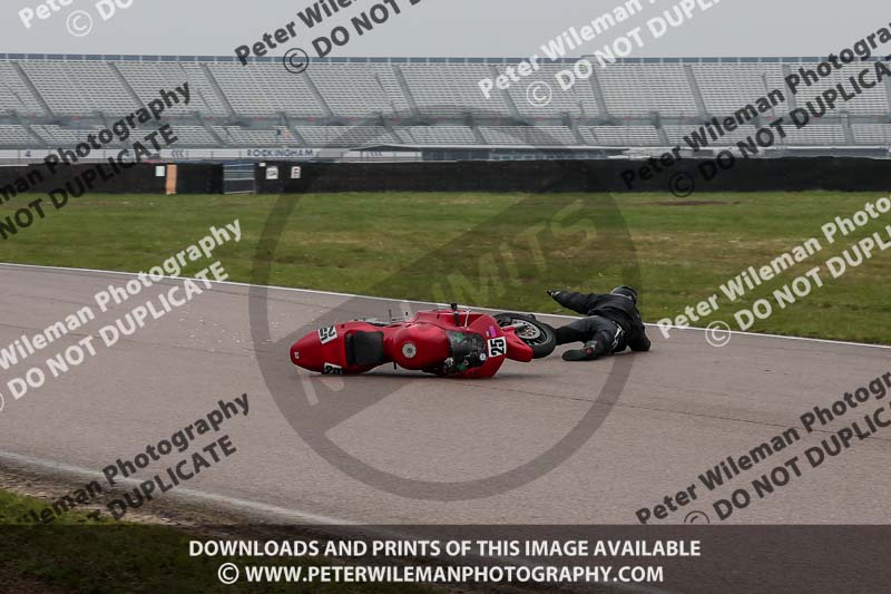 Rockingham no limits trackday;enduro digital images;event digital images;eventdigitalimages;no limits trackdays;peter wileman photography;racing digital images;rockingham raceway northamptonshire;rockingham trackday photographs;trackday digital images;trackday photos