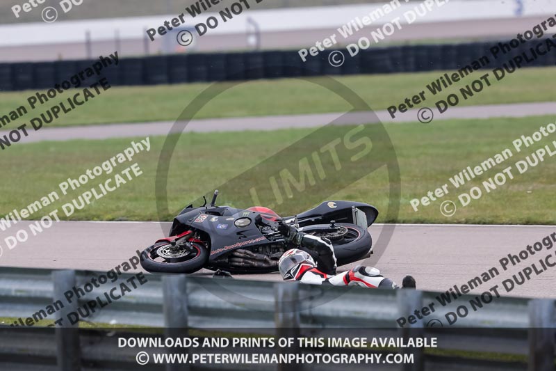 Rockingham no limits trackday;enduro digital images;event digital images;eventdigitalimages;no limits trackdays;peter wileman photography;racing digital images;rockingham raceway northamptonshire;rockingham trackday photographs;trackday digital images;trackday photos