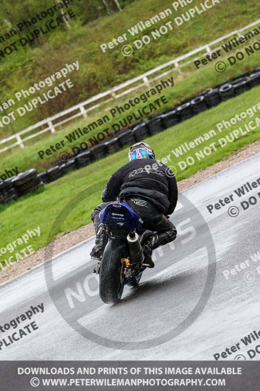 Three Sisters;Three Sisters photographs;Three Sisters trackday photographs;enduro digital images;event digital images;eventdigitalimages;lydden no limits trackday;no limits trackdays;peter wileman photography;racing digital images;trackday digital images;trackday photos