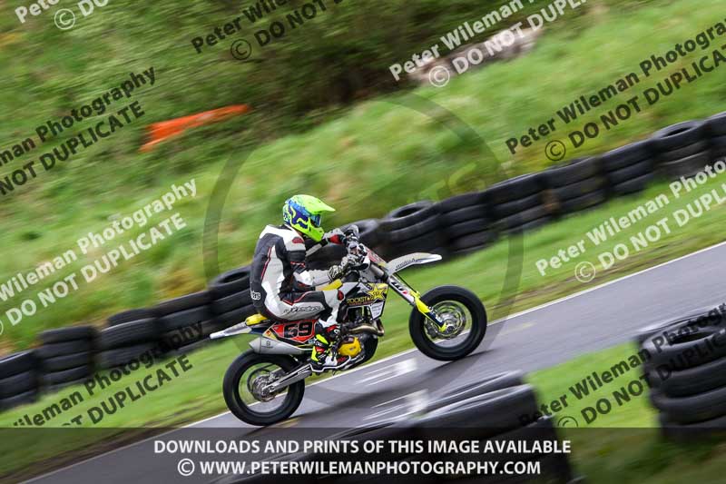 Three Sisters;Three Sisters photographs;Three Sisters trackday photographs;enduro digital images;event digital images;eventdigitalimages;lydden no limits trackday;no limits trackdays;peter wileman photography;racing digital images;trackday digital images;trackday photos