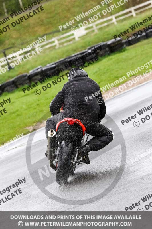 Three Sisters;Three Sisters photographs;Three Sisters trackday photographs;enduro digital images;event digital images;eventdigitalimages;lydden no limits trackday;no limits trackdays;peter wileman photography;racing digital images;trackday digital images;trackday photos