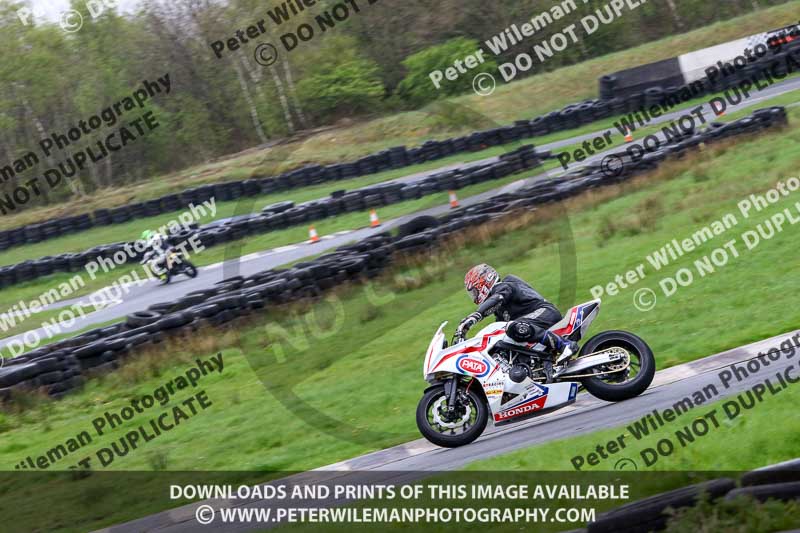 Three Sisters;Three Sisters photographs;Three Sisters trackday photographs;enduro digital images;event digital images;eventdigitalimages;lydden no limits trackday;no limits trackdays;peter wileman photography;racing digital images;trackday digital images;trackday photos