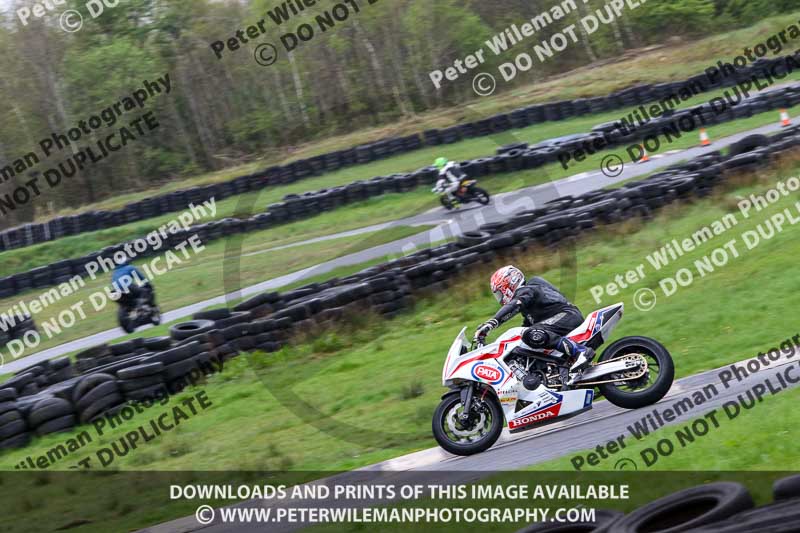 Three Sisters;Three Sisters photographs;Three Sisters trackday photographs;enduro digital images;event digital images;eventdigitalimages;lydden no limits trackday;no limits trackdays;peter wileman photography;racing digital images;trackday digital images;trackday photos