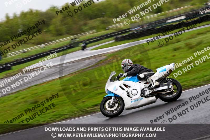 Three Sisters;Three Sisters photographs;Three Sisters trackday photographs;enduro digital images;event digital images;eventdigitalimages;lydden no limits trackday;no limits trackdays;peter wileman photography;racing digital images;trackday digital images;trackday photos