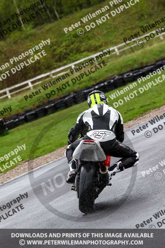 Three Sisters;Three Sisters photographs;Three Sisters trackday photographs;enduro digital images;event digital images;eventdigitalimages;lydden no limits trackday;no limits trackdays;peter wileman photography;racing digital images;trackday digital images;trackday photos