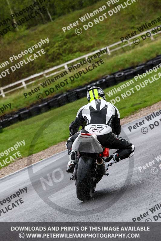 Three Sisters;Three Sisters photographs;Three Sisters trackday photographs;enduro digital images;event digital images;eventdigitalimages;lydden no limits trackday;no limits trackdays;peter wileman photography;racing digital images;trackday digital images;trackday photos