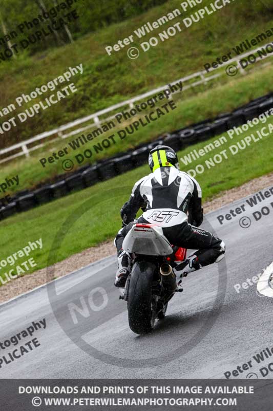 Three Sisters;Three Sisters photographs;Three Sisters trackday photographs;enduro digital images;event digital images;eventdigitalimages;lydden no limits trackday;no limits trackdays;peter wileman photography;racing digital images;trackday digital images;trackday photos