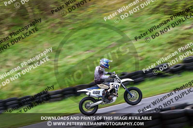 Three Sisters;Three Sisters photographs;Three Sisters trackday photographs;enduro digital images;event digital images;eventdigitalimages;lydden no limits trackday;no limits trackdays;peter wileman photography;racing digital images;trackday digital images;trackday photos