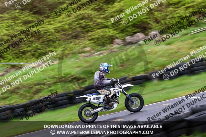 Three Sisters;Three Sisters photographs;Three Sisters trackday photographs;enduro digital images;event digital images;eventdigitalimages;lydden no limits trackday;no limits trackdays;peter wileman photography;racing digital images;trackday digital images;trackday photos