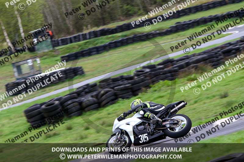 Three Sisters;Three Sisters photographs;Three Sisters trackday photographs;enduro digital images;event digital images;eventdigitalimages;lydden no limits trackday;no limits trackdays;peter wileman photography;racing digital images;trackday digital images;trackday photos