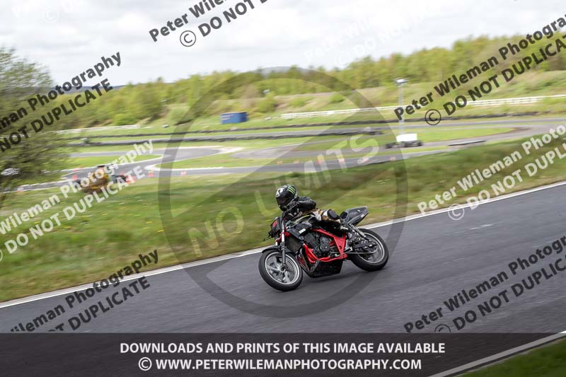 Three Sisters;Three Sisters photographs;Three Sisters trackday photographs;enduro digital images;event digital images;eventdigitalimages;lydden no limits trackday;no limits trackdays;peter wileman photography;racing digital images;trackday digital images;trackday photos