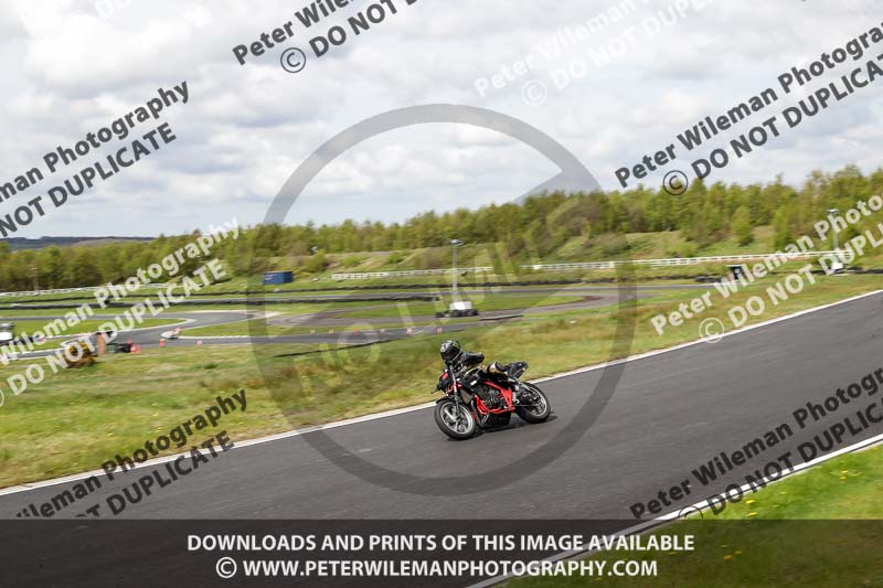 Three Sisters;Three Sisters photographs;Three Sisters trackday photographs;enduro digital images;event digital images;eventdigitalimages;lydden no limits trackday;no limits trackdays;peter wileman photography;racing digital images;trackday digital images;trackday photos