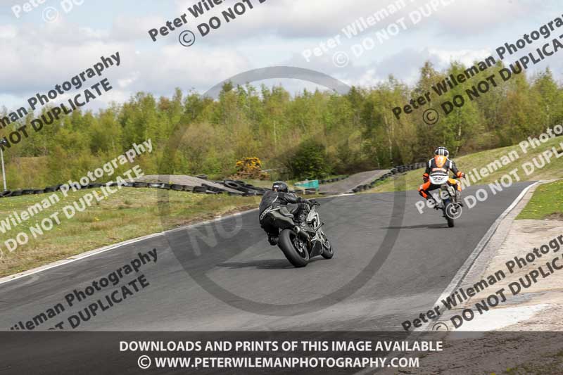 Three Sisters;Three Sisters photographs;Three Sisters trackday photographs;enduro digital images;event digital images;eventdigitalimages;lydden no limits trackday;no limits trackdays;peter wileman photography;racing digital images;trackday digital images;trackday photos