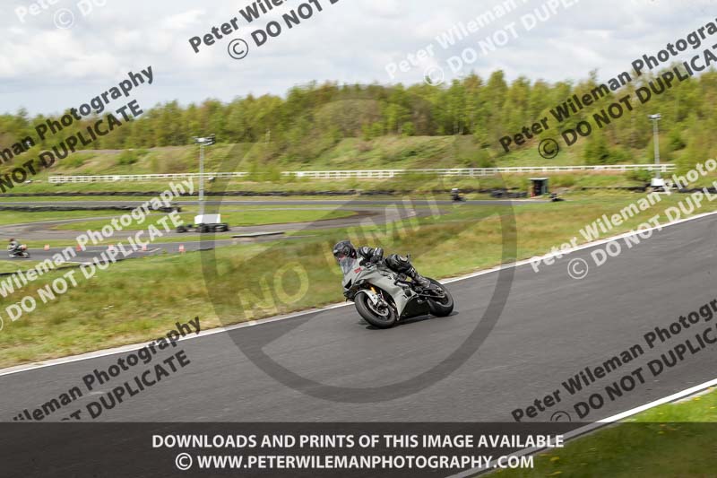 Three Sisters;Three Sisters photographs;Three Sisters trackday photographs;enduro digital images;event digital images;eventdigitalimages;lydden no limits trackday;no limits trackdays;peter wileman photography;racing digital images;trackday digital images;trackday photos