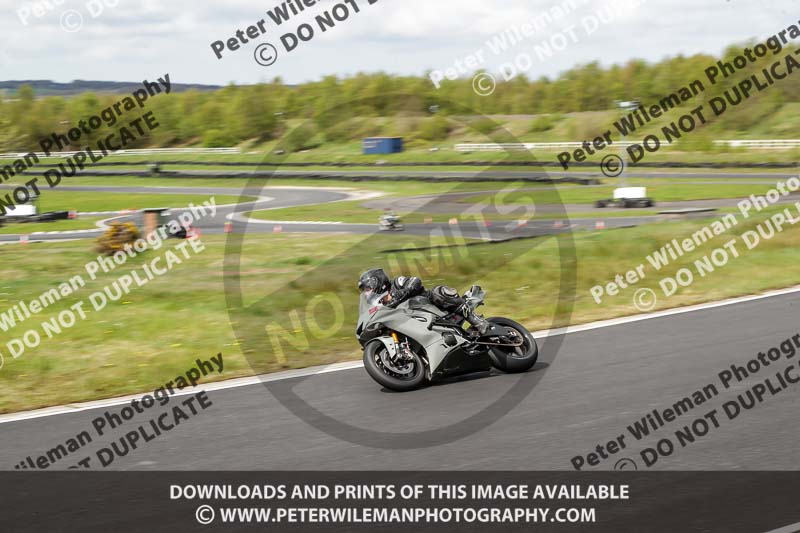 Three Sisters;Three Sisters photographs;Three Sisters trackday photographs;enduro digital images;event digital images;eventdigitalimages;lydden no limits trackday;no limits trackdays;peter wileman photography;racing digital images;trackday digital images;trackday photos