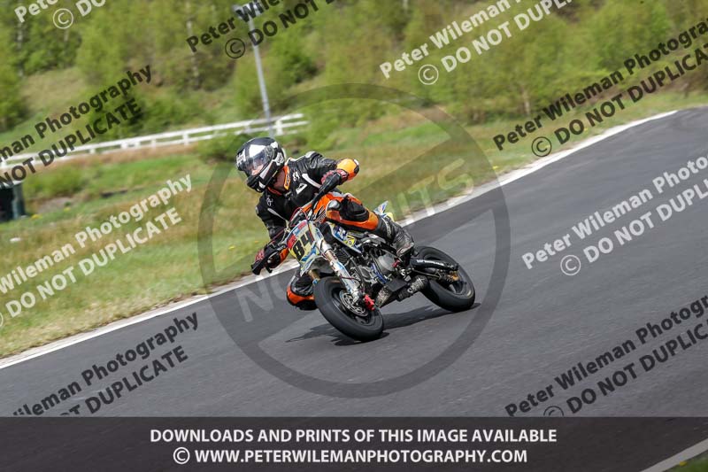 Three Sisters;Three Sisters photographs;Three Sisters trackday photographs;enduro digital images;event digital images;eventdigitalimages;lydden no limits trackday;no limits trackdays;peter wileman photography;racing digital images;trackday digital images;trackday photos