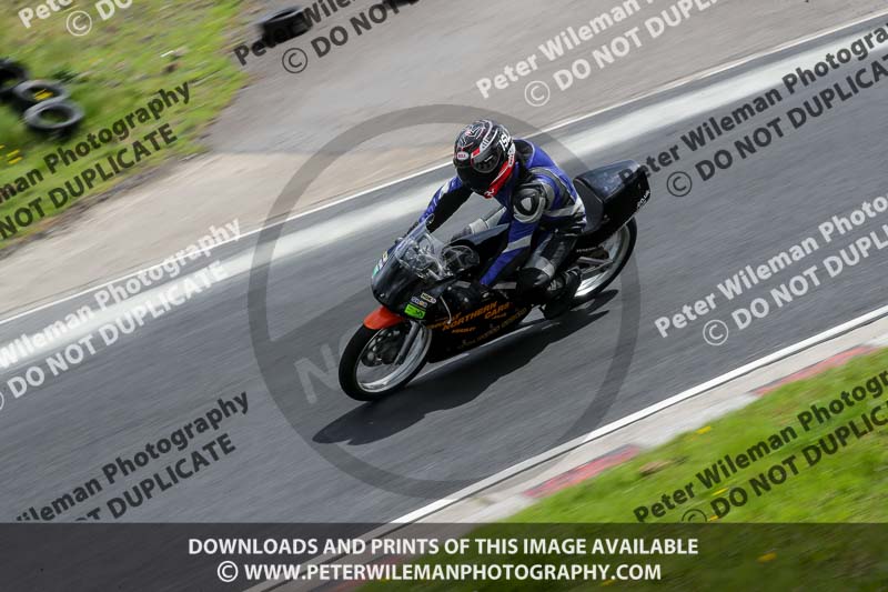 Three Sisters;Three Sisters photographs;Three Sisters trackday photographs;enduro digital images;event digital images;eventdigitalimages;lydden no limits trackday;no limits trackdays;peter wileman photography;racing digital images;trackday digital images;trackday photos