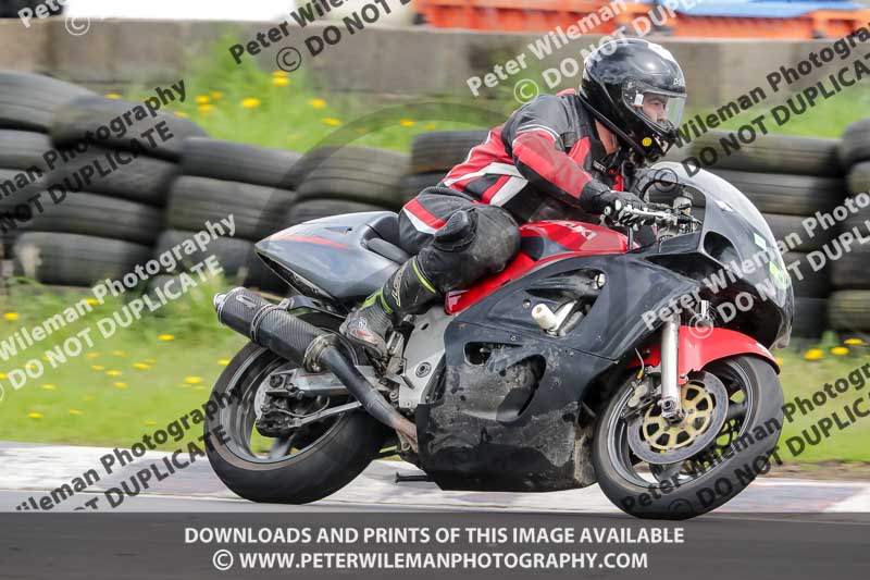 Three Sisters;Three Sisters photographs;Three Sisters trackday photographs;enduro digital images;event digital images;eventdigitalimages;lydden no limits trackday;no limits trackdays;peter wileman photography;racing digital images;trackday digital images;trackday photos