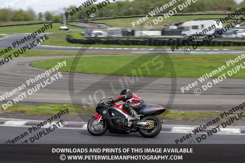 Three Sisters;Three Sisters photographs;Three Sisters trackday photographs;enduro digital images;event digital images;eventdigitalimages;lydden no limits trackday;no limits trackdays;peter wileman photography;racing digital images;trackday digital images;trackday photos