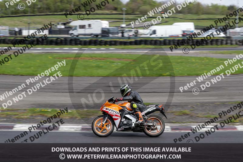 Three Sisters;Three Sisters photographs;Three Sisters trackday photographs;enduro digital images;event digital images;eventdigitalimages;lydden no limits trackday;no limits trackdays;peter wileman photography;racing digital images;trackday digital images;trackday photos