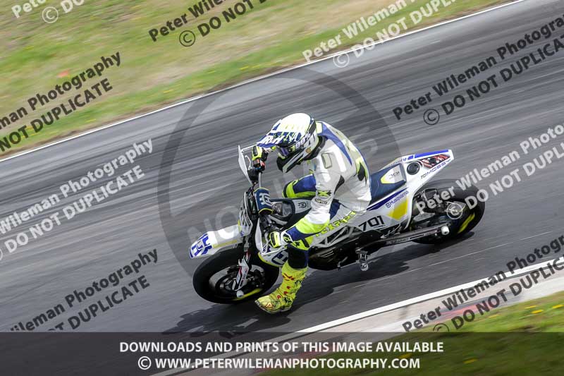 Three Sisters;Three Sisters photographs;Three Sisters trackday photographs;enduro digital images;event digital images;eventdigitalimages;lydden no limits trackday;no limits trackdays;peter wileman photography;racing digital images;trackday digital images;trackday photos