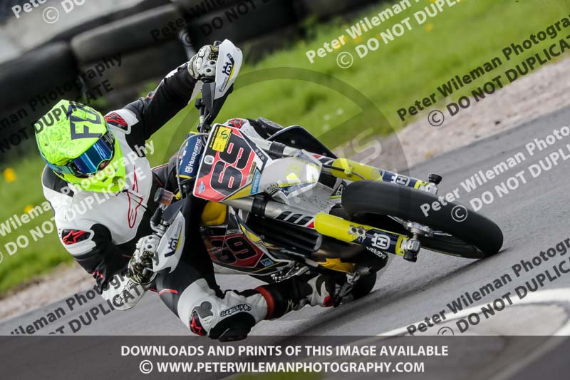 Three Sisters;Three Sisters photographs;Three Sisters trackday photographs;enduro digital images;event digital images;eventdigitalimages;lydden no limits trackday;no limits trackdays;peter wileman photography;racing digital images;trackday digital images;trackday photos