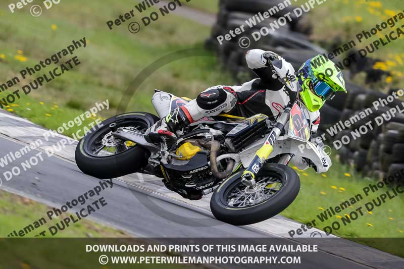 Three Sisters;Three Sisters photographs;Three Sisters trackday photographs;enduro digital images;event digital images;eventdigitalimages;lydden no limits trackday;no limits trackdays;peter wileman photography;racing digital images;trackday digital images;trackday photos