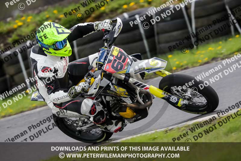 Three Sisters;Three Sisters photographs;Three Sisters trackday photographs;enduro digital images;event digital images;eventdigitalimages;lydden no limits trackday;no limits trackdays;peter wileman photography;racing digital images;trackday digital images;trackday photos