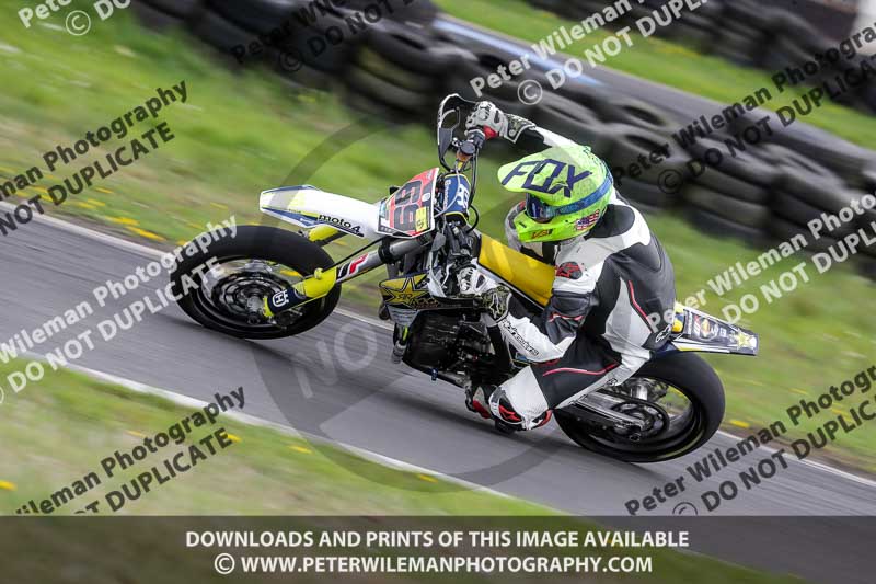 Three Sisters;Three Sisters photographs;Three Sisters trackday photographs;enduro digital images;event digital images;eventdigitalimages;lydden no limits trackday;no limits trackdays;peter wileman photography;racing digital images;trackday digital images;trackday photos