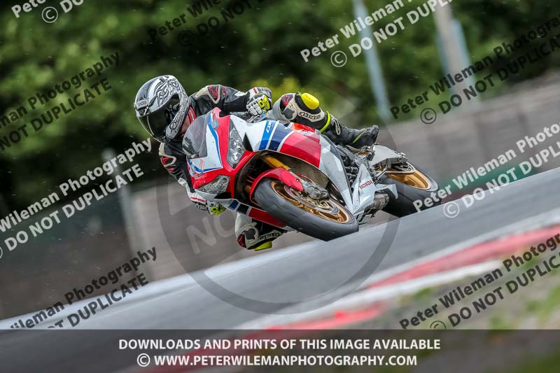 Oulton Park 17 Aug 2018;PJ Motorsport Photography 2018;anglesey;brands hatch;cadwell park;croft;donington park;enduro digital images;event digital images;eventdigitalimages;mallory;no limits;oulton park;peter wileman photography;racing digital images;silverstone;snetterton;trackday digital images;trackday photos;vmcc banbury run;welsh 2 day enduro