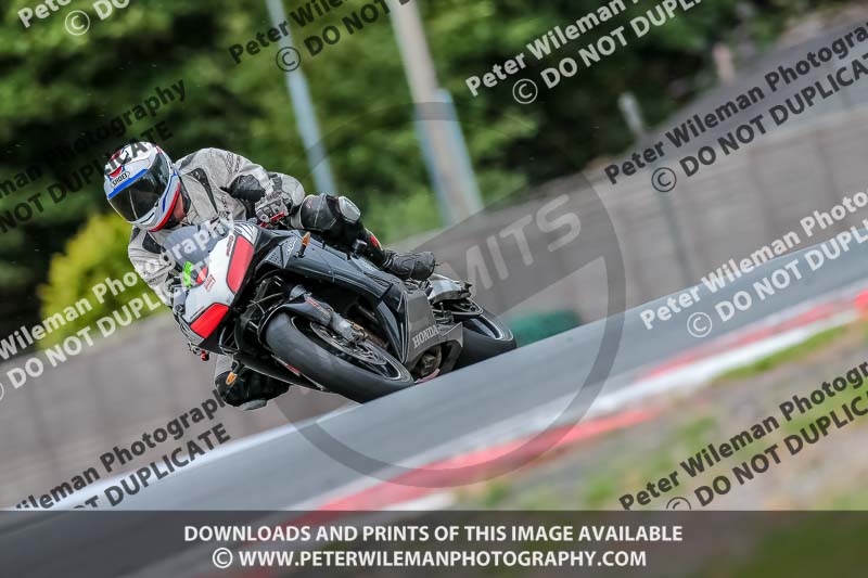 Oulton Park 17 Aug 2018;PJ Motorsport Photography 2018;anglesey;brands hatch;cadwell park;croft;donington park;enduro digital images;event digital images;eventdigitalimages;mallory;no limits;oulton park;peter wileman photography;racing digital images;silverstone;snetterton;trackday digital images;trackday photos;vmcc banbury run;welsh 2 day enduro