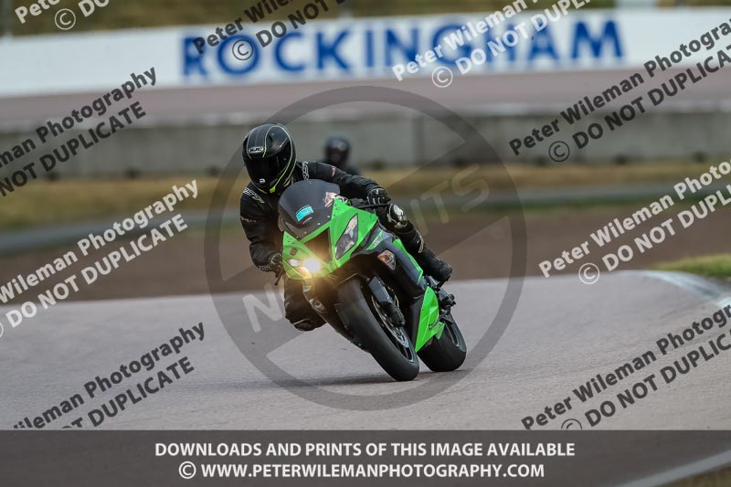 Rockingham no limits trackday;enduro digital images;event digital images;eventdigitalimages;no limits trackdays;peter wileman photography;racing digital images;rockingham raceway northamptonshire;rockingham trackday photographs;trackday digital images;trackday photos